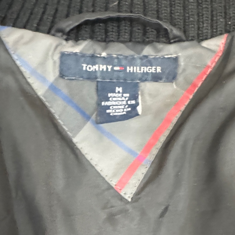 Tommy Hilfiger Women's Black Belted Puffer Coat - Picture 6 of 6